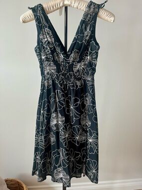 Suzy Shier Black Floral Dress US M